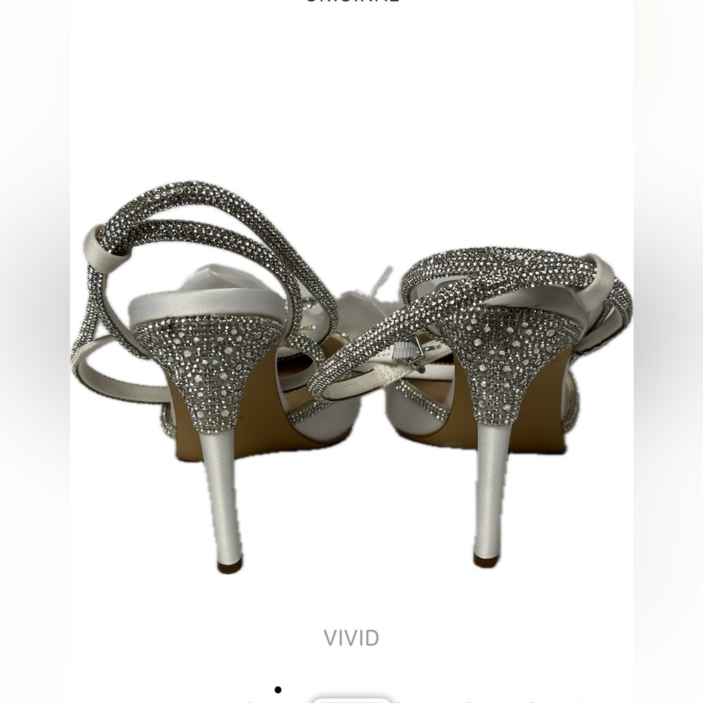 Gianni Bini Niomi Rhinestone Bow Satin Pumps – Size 8.5 - Picture 4 of 4